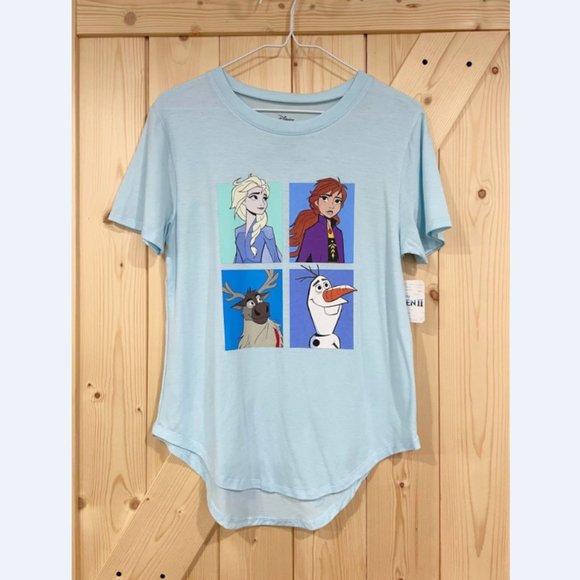 5/$20 NEW L Frozen 2 Juniors Tee   Elsa│Olaf│Sven│Anna - Picture 1 of 4